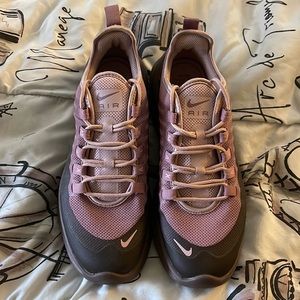 Women’s pink/purple Nike’s. Size 8.5. Like NEW!